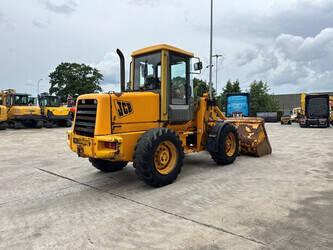 1996-jcb-411-1487962-49213012