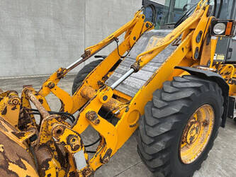 1996-jcb-411-1487962-49213029