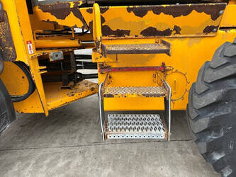 1996-jcb-411-1487962-49213044