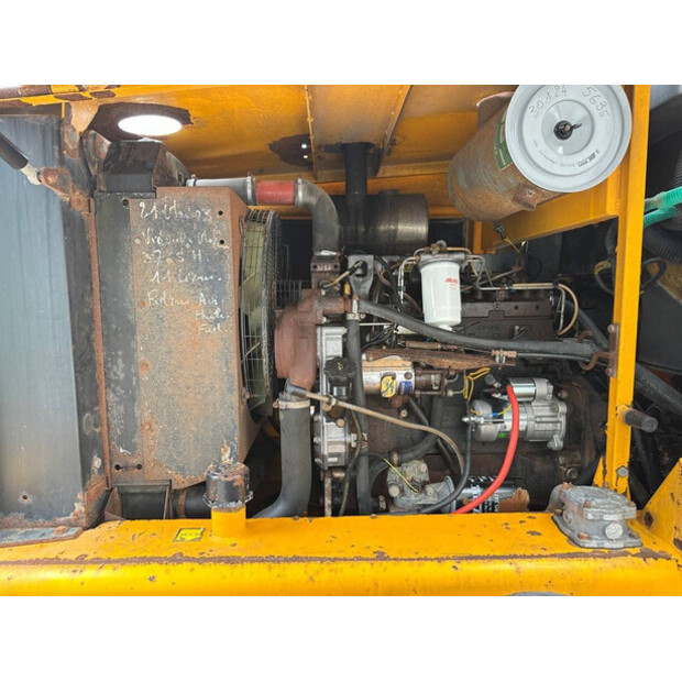 1996 JCB 411-49213050