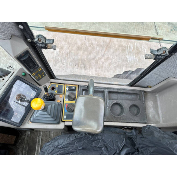 1996 JCB 411-49213055
