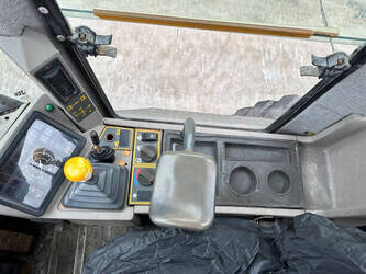 1996-jcb-411-1487962-49213055