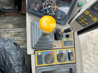 1996-jcb-411-1487962-49213059