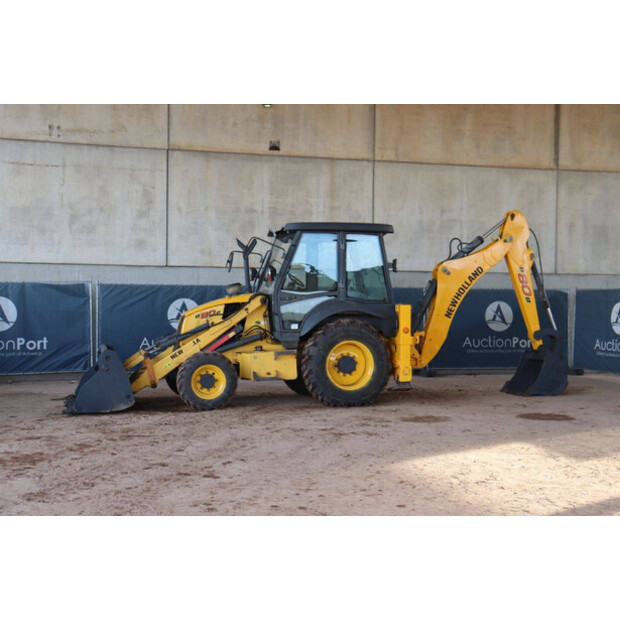 2017 New Holland B80B-SS-49215446