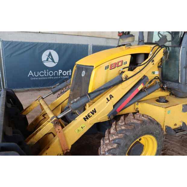 2017 New Holland B80B-SS-49215457