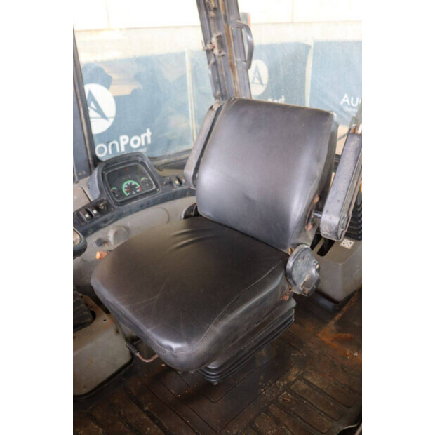 2017 New Holland B80B-SS-49215476