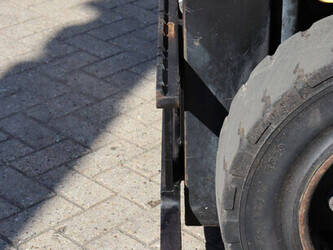 2003-hyster-h3-00xm-1489630-49215930