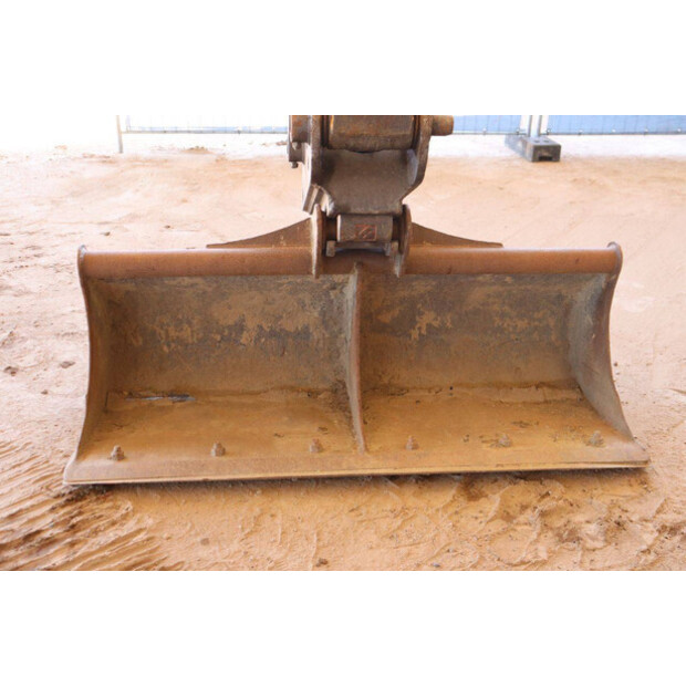 2013 JCB JS130LC-49216063