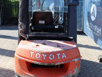 2004-toyota-62-7fdf25-1489642-49216399