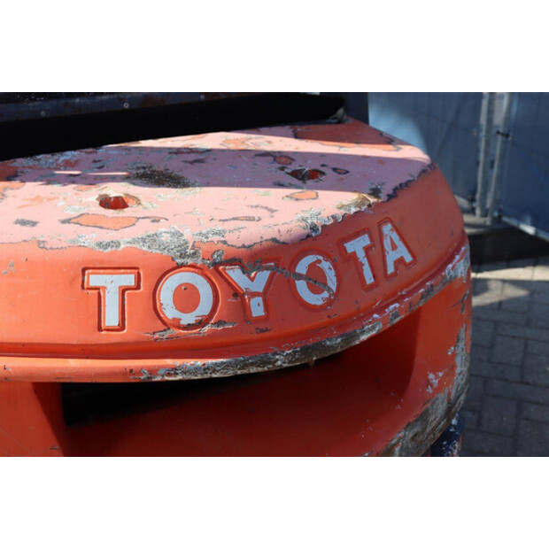 2004 Toyota 62-7FDF25-49216416