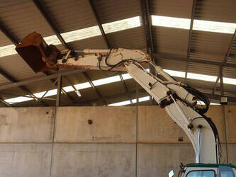2013-hyundai-robex-210lc-9-1489651-49216711