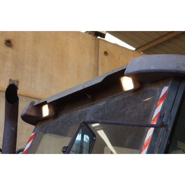 2017 New Holland B80B-49216870