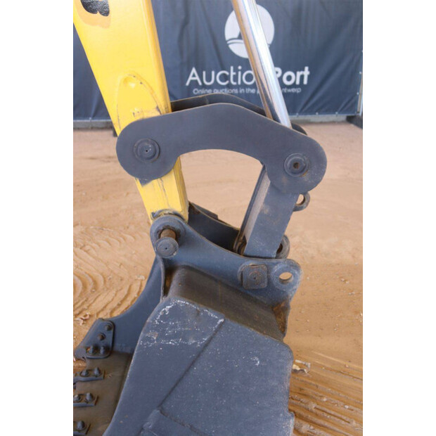 2017 New Holland B80B-49216891