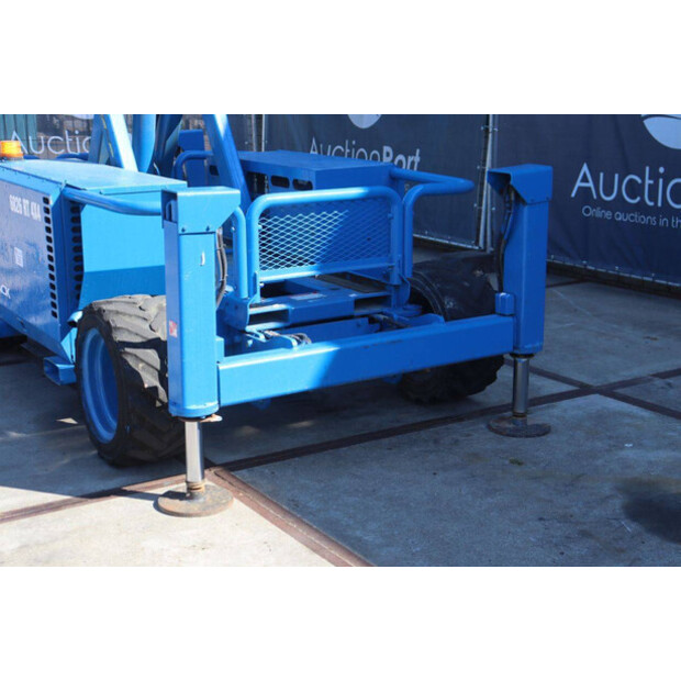 2012 SkyJack SJ6826RT-49219516