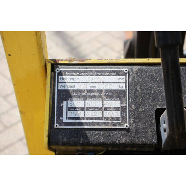 1997 Hyster H3.00XM-49219731