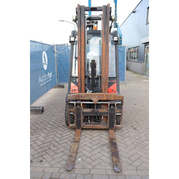 2013 Fenwick-Linde H25T-02-49219992