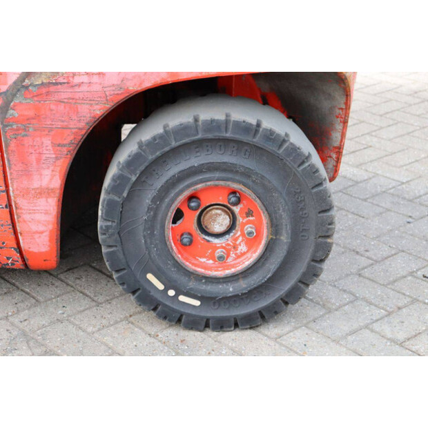 2013 Fenwick-Linde H25T-02-49220001