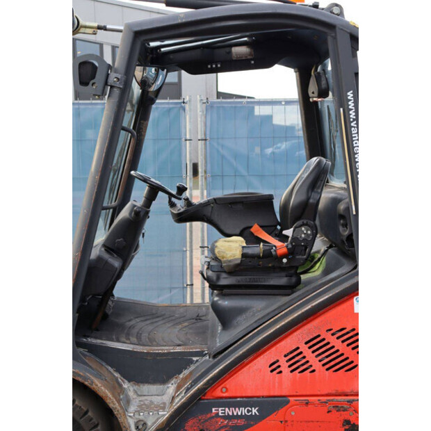 2013 Fenwick-Linde H25T-02-49220007