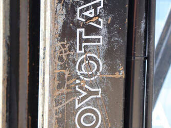 2011-toyota-42-7fgf25-1489345-49220076