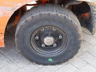 2011-toyota-42-7fgf25-1489345-49220079