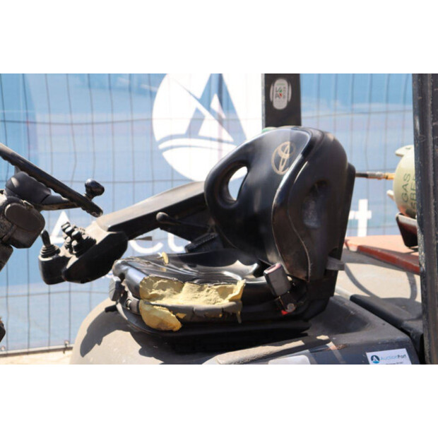 2011 Toyota 42-7FGF25-49220087