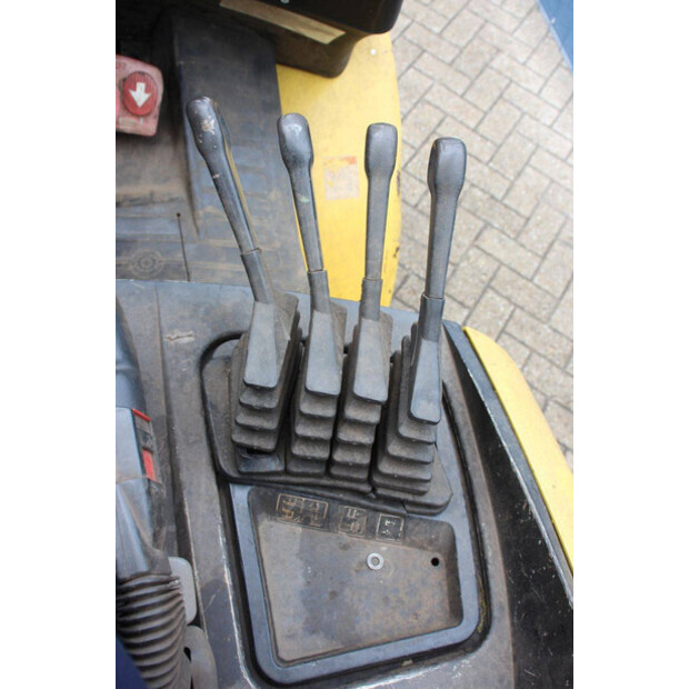 2005 Hyster H4.00XM-6-49220545