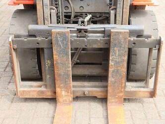 2000-toyota-62-7fdf30-1489352-49220975