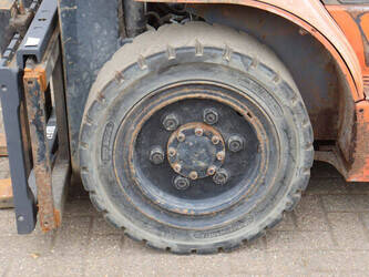 2002-toyota-02-7fdf30-1489356-49221256