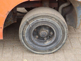 2002-toyota-02-7fdf30-1489356-49221257