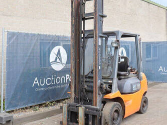 2004-toyota-42-7fgf25-1489359-49221657