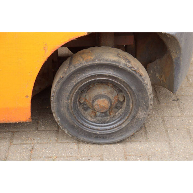 2004 Toyota 42-7FGF25-49221672