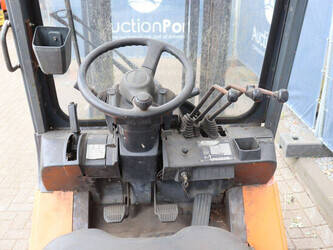 2004-toyota-42-7fgf25-1489359-49221678