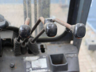 2004-toyota-42-7fgf25-1489359-49221684