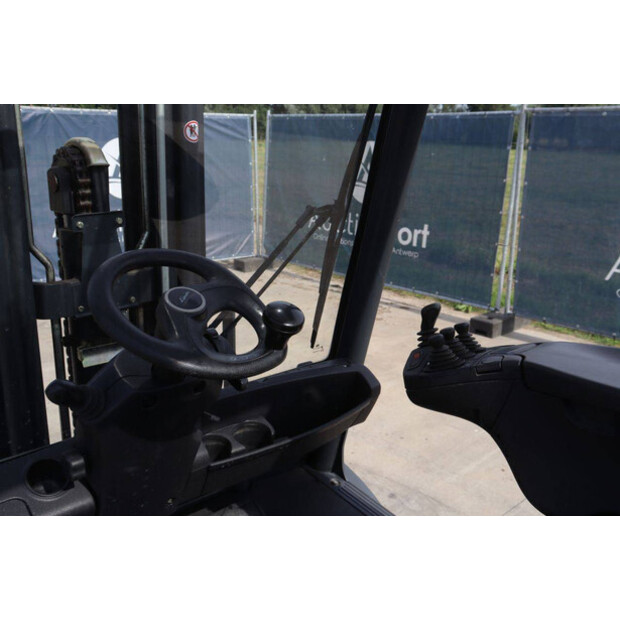 2013 Fenwick-Linde H30D-02-49223168