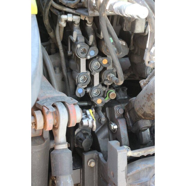 2011 CLAAS Axion 930-49224600