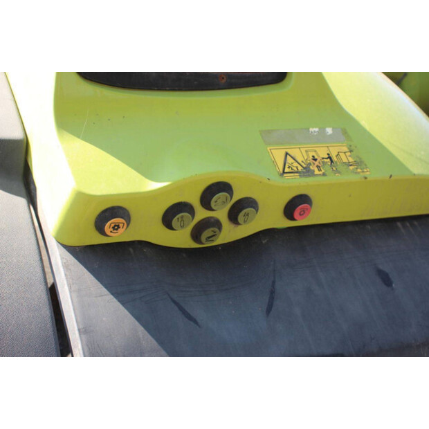 2011 CLAAS Axion 930-49224604