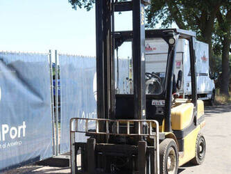 2012-yale-gdp35vx-1489383-49225035