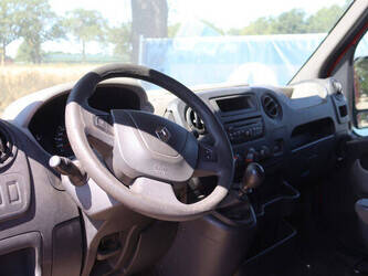 2011-renault-master-1489801-49225326