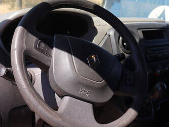 2011-renault-master-1489801-49225328