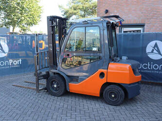 2020-toyota-02-8fdf30-1489394-49227076