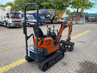 2019-hitachi-zx-10-u-6-49230396