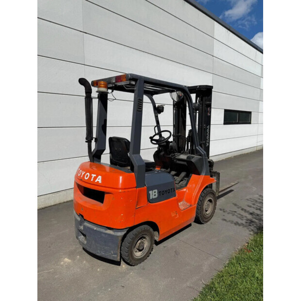 2004 Toyota 7FDF18-49230455