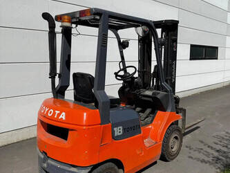 2004-toyota-7fdf18-49230455