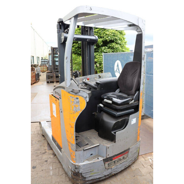 2010 Still FM-X25-49230489