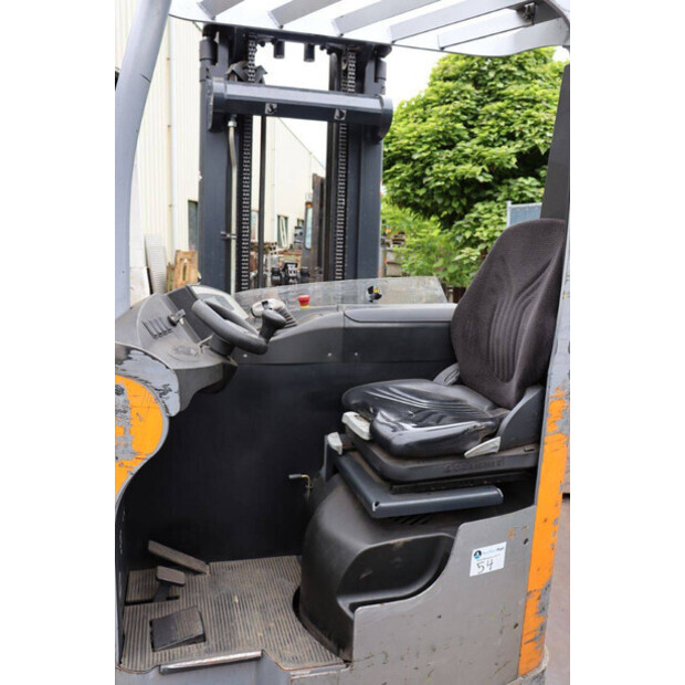 2010 Still FM-X25-49230506