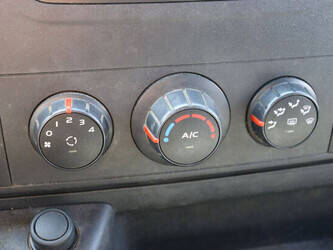 renault-master-1489434-49231724