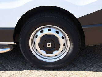 2019-renault-trafic-1489440-49232006