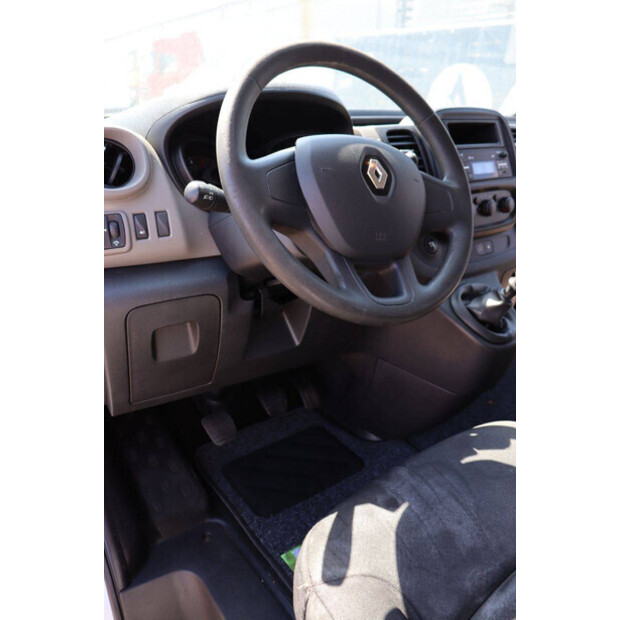 2019 Renault Trafic-49232027