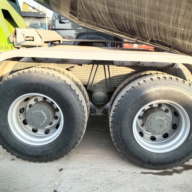 2024 SHACMAN F3000-49233323