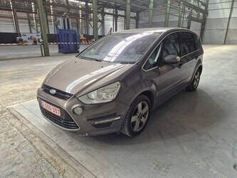 صورة ل المركبات التجارية 2012 فورد S-MAX